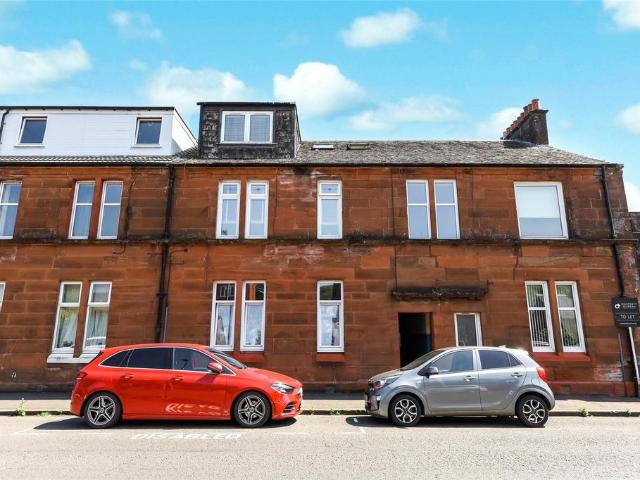 Flat for sale in Alexandria, Scotland