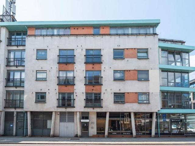Flat for sale in Barnsbury, Greater London