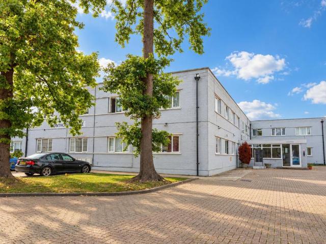 Flat for sale in Tinsley Green, Crawley