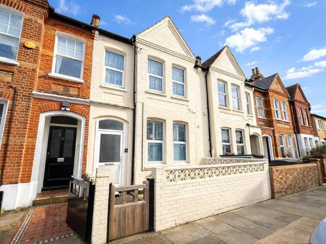 Flat for sale in London Borough of Lewisham, Ladywell