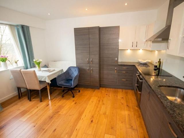 Flat for sale in Hayes, Greater London