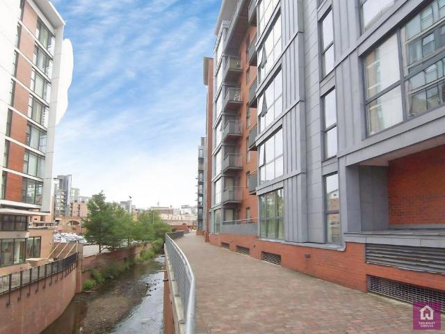 Flat for sale in City Centre, Georgia