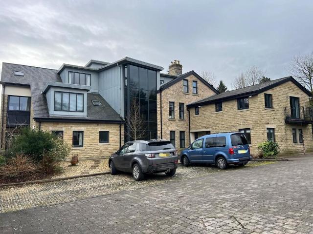 Flat for sale in Buxworth, Charlesworth