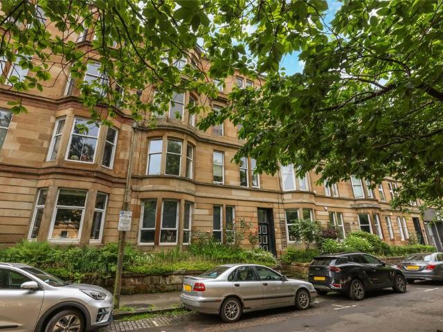 Flat for sale in Park District, Scotland