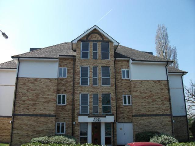 Flat for sale in St Albans, Five Acres
