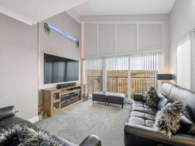 Flat for sale in Bathgate, Scotland