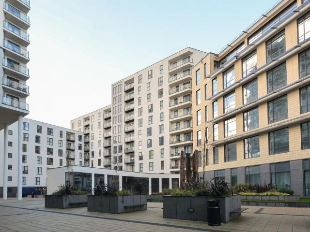 Flat for sale in Horsell, Woking