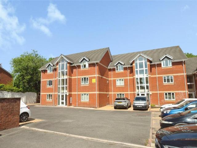 Flat for sale in Woolfold, Bury