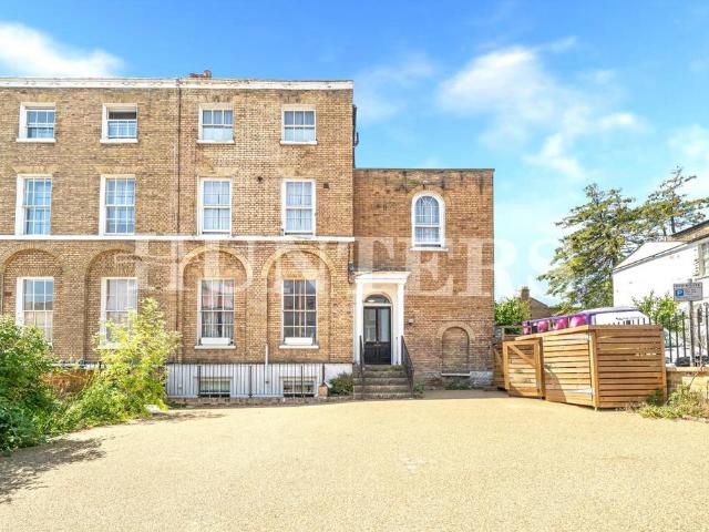 Flat for sale in Greater London