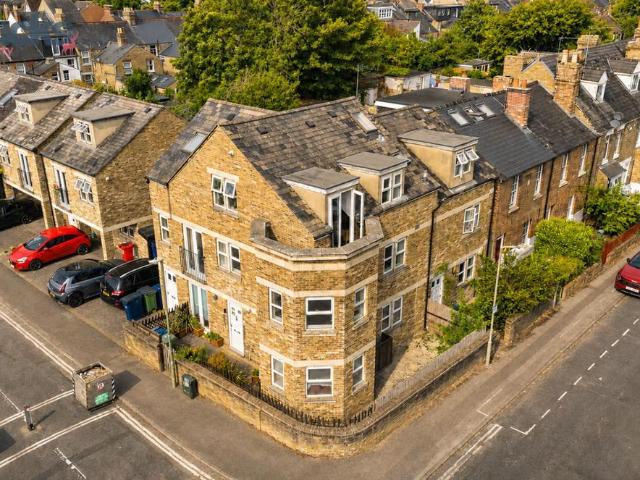 Flat for sale in The Slade, Oxfordshire