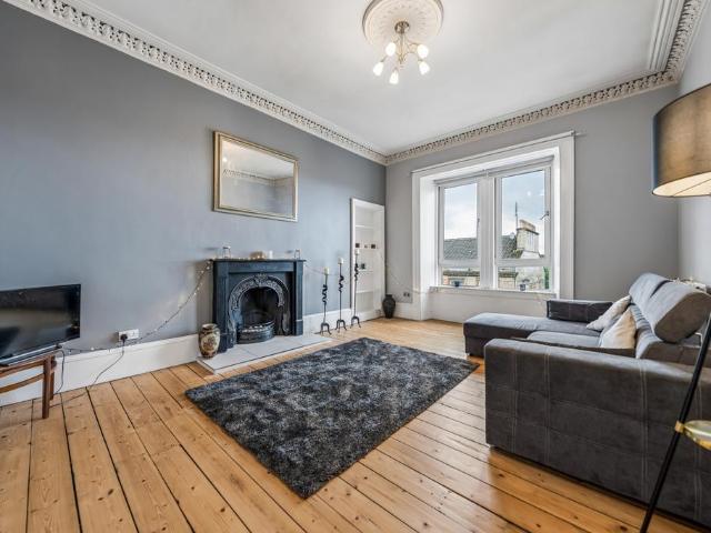 Flat for sale in Cessnock, Scotland