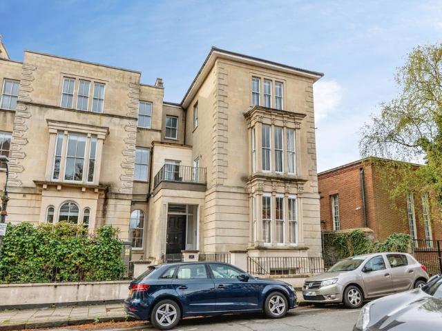 Flat for sale in Tyndall's Park, Feckenham
