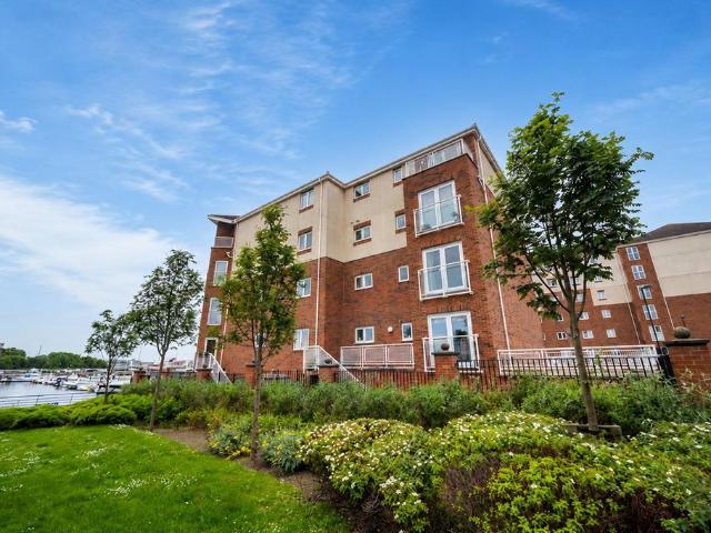 Flat for sale in Meadow Well, North Shields