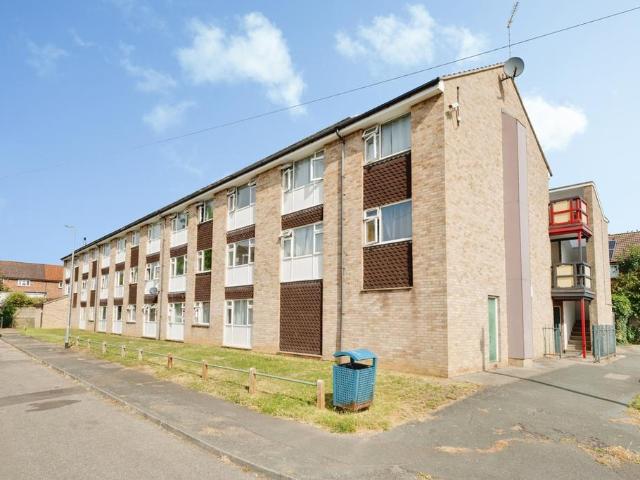 Flat for sale in Sudbury, Chelmondiston