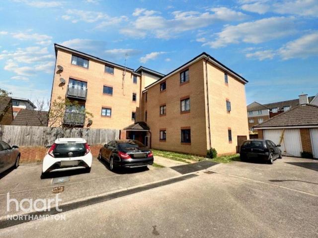 Flat for sale in Far Cotton and Delapre, Far Cotton