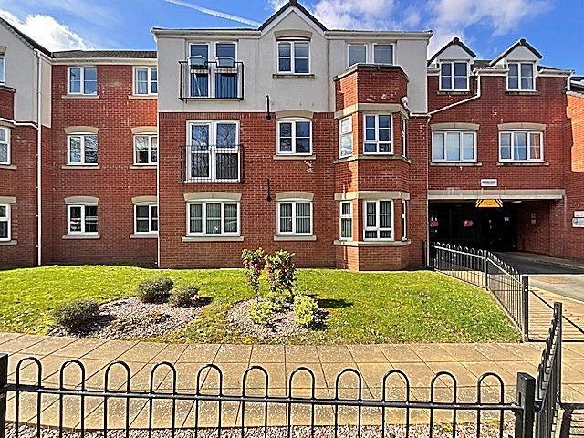 Flat for sale in Audnam, Amblecote