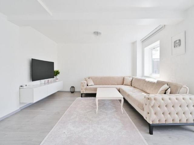 Flat for sale in Barnsbury, Greater London