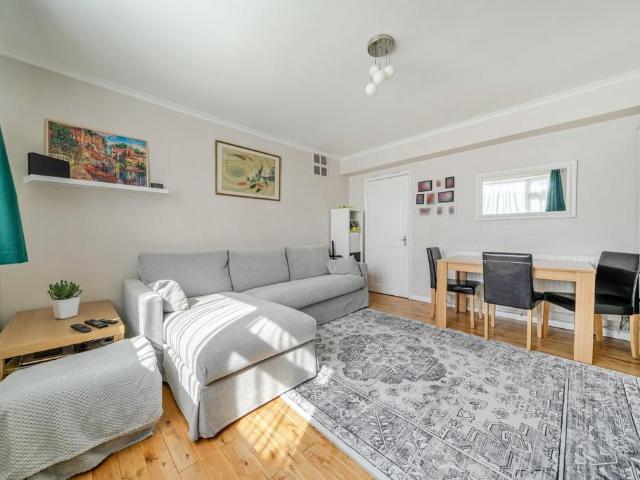 Flat for sale in London Borough of Lewisham, Greater London