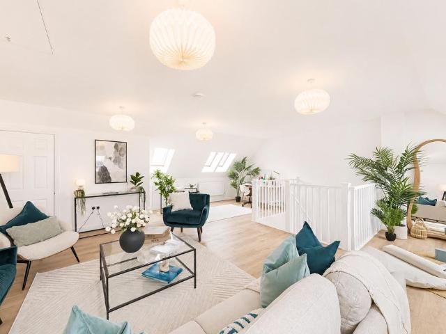 Flat for sale in Peckham, Greater London
