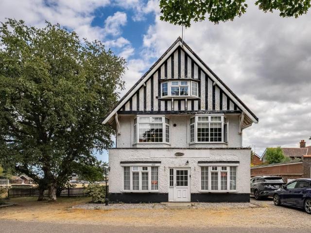 Flat for sale in Comers, Norfolk