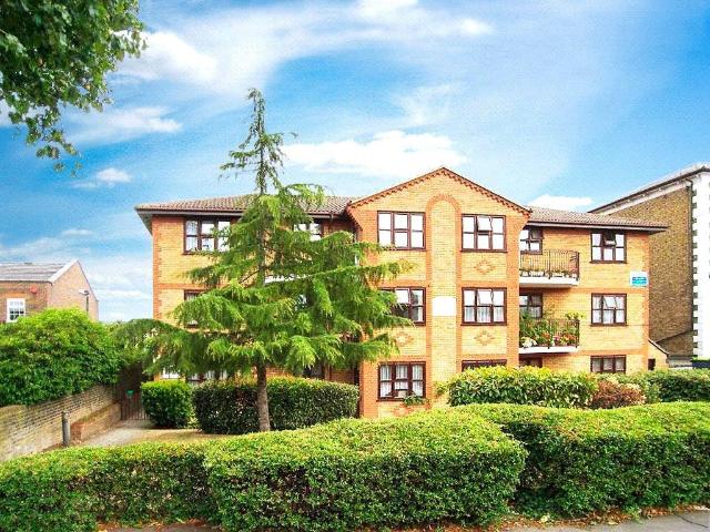 Flat for sale in Crook Log, Welling