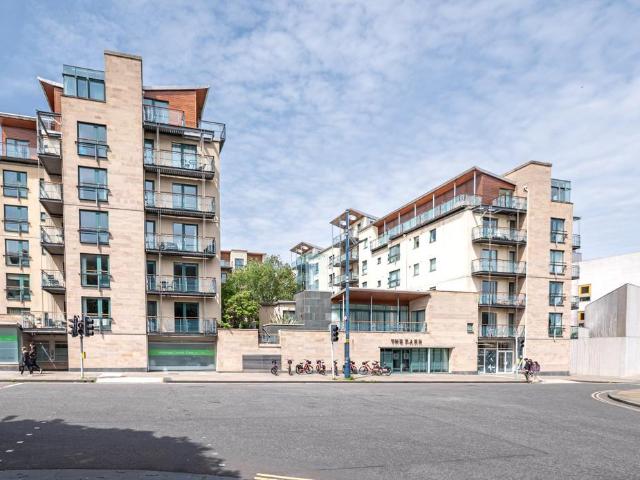 Flat for sale in Holyrood, Old Town