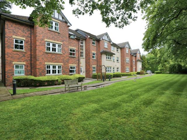 Flat for sale in Poynton