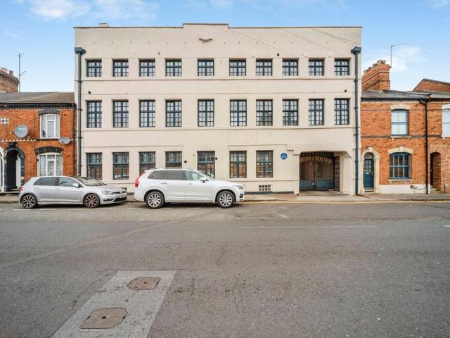 Flat for sale in Semilong, Northampton