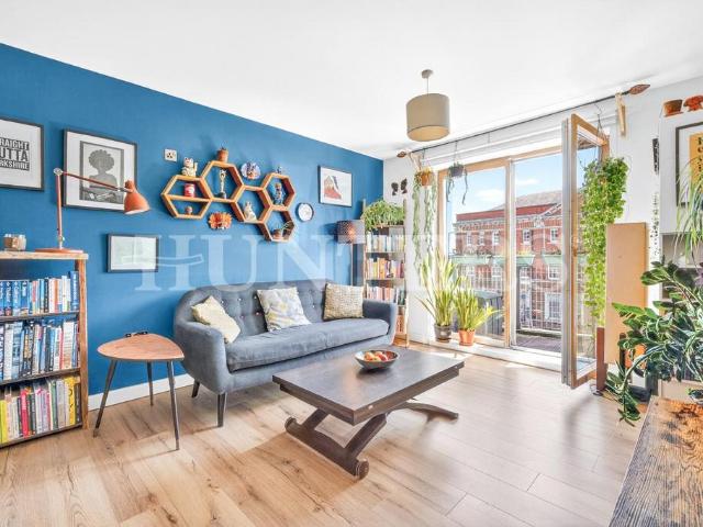 Flat for sale in Tottenham Hale, Greater London