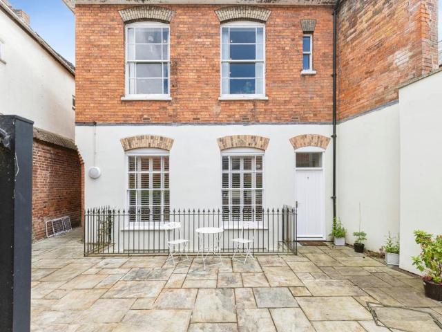 Flat for sale in Evershot, Oxfordshire