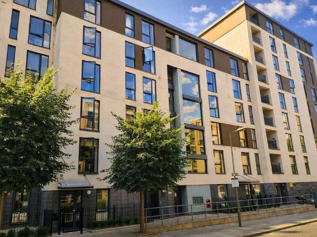 Flat for sale in Colindale, Greater London
