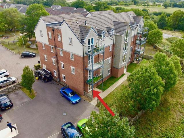 Flat for sale in Tutnalls, Bromsberrow Heath