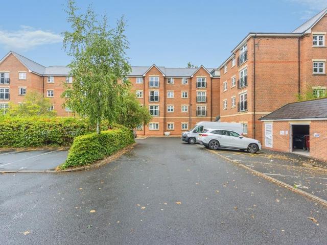 Flat for sale in Fallowfield, Manchester