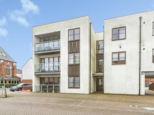 Flat for sale in Rooksdown, Basingstoke and Deane