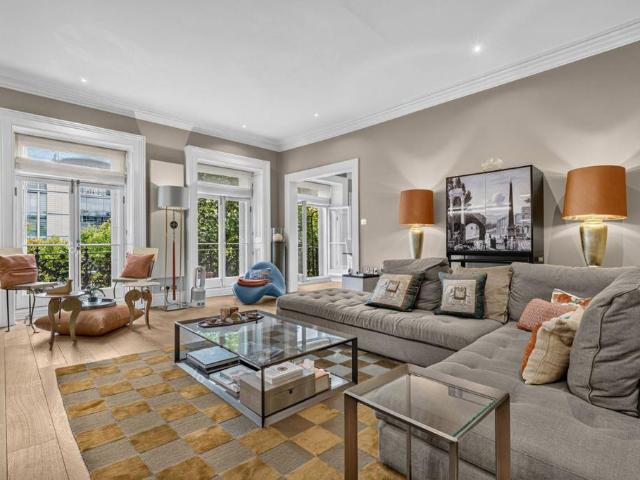 Flat for sale in Royal Borough of Kensington and Chelsea, Greater London