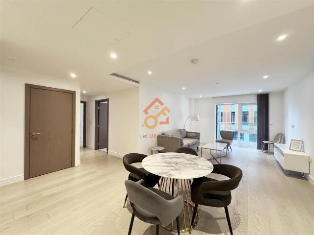 Flat for sale in Hammersmith, Greater London