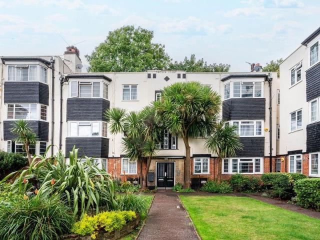 Flat for sale in London Borough of Lewisham, Deptford