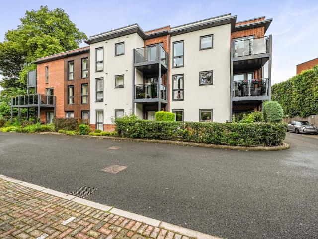 Flat for sale in Elmdon, West Midlands