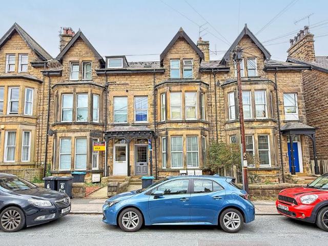 Flat for sale in High Harrogate, Harrogate