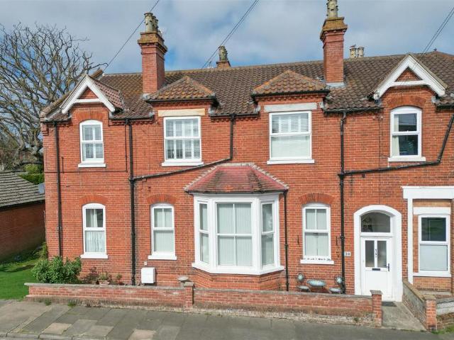 Flat for sale in Eastbridge, Suffolk