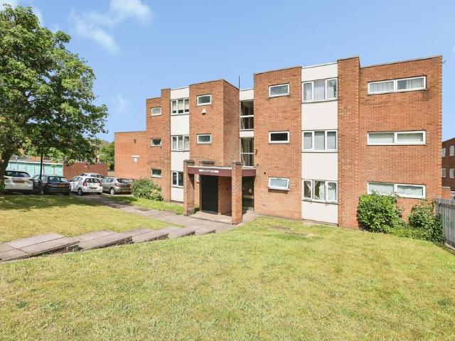Flat for sale in Gravelly Hill, West Midlands