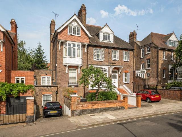 Flat for sale in Belsize Park, Greater London
