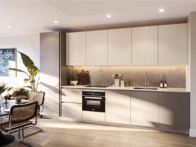 Flat for sale in London Borough of Ealing, Greater London