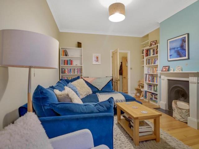 Flat for sale in East Dulwich, Greater London
