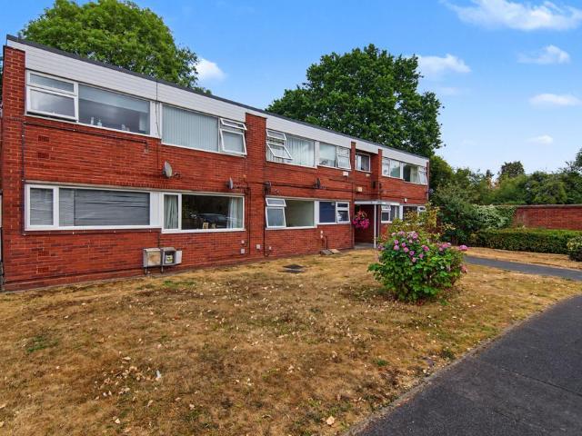 Flat for sale in Eastern Green, West Midlands