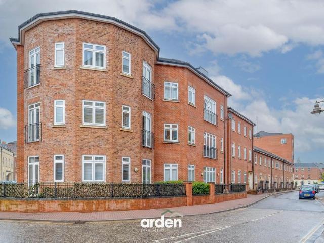 Flat for sale in Dickens Heath, West Midlands