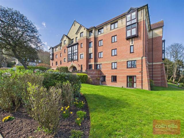Flat for sale in South Cliff, Kepwick