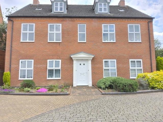 Flat for sale in Kettlebrook, Staffordshire