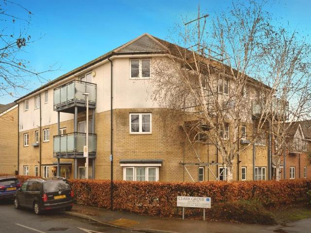 Flat for sale in Loxford, Greater London