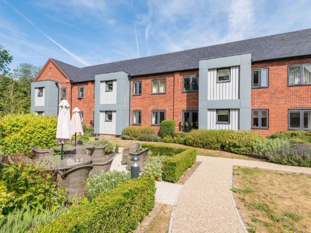 Flat for sale in Chelmondiston, Suffolk